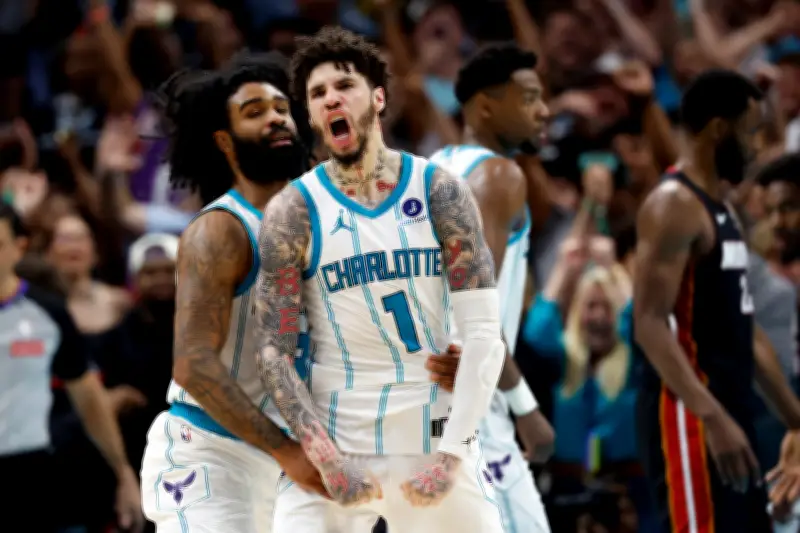 Charlotte Hornets vence dramáticamente a Miami Heat en tiempo extra del play-in de la NBA