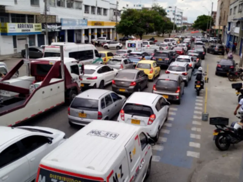Cierre en Carrera 1 por seguridad genera caos vial en el norte de Cali