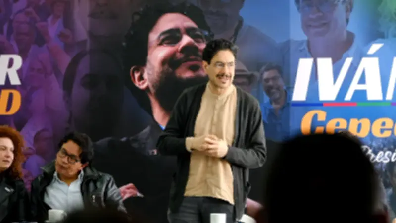 Clara López podría renunciar a su candidatura y unirse a la campaña de Iván Cepeda