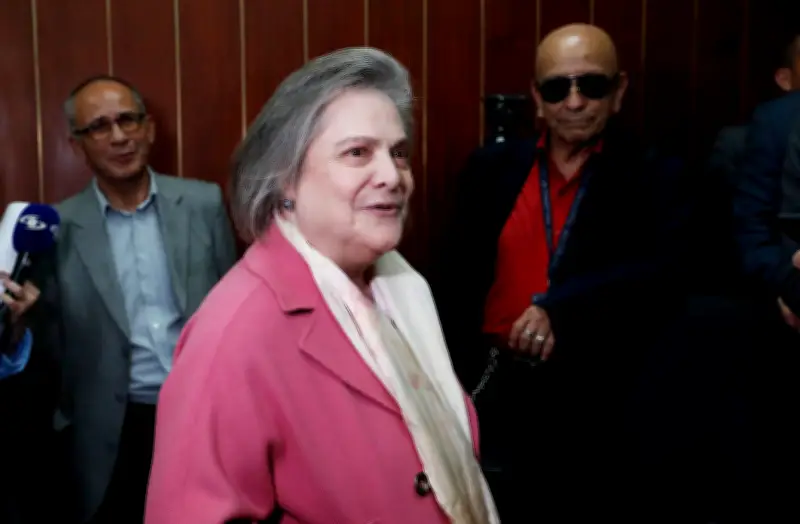 Clara López renunciaría a su candidatura presidencial para unirse a Iván Cepeda