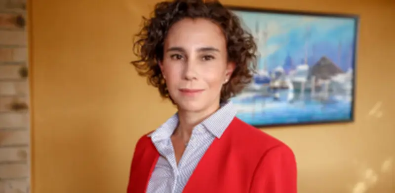 Codirectora del Banco de la República explica cómo el gasto público y riesgo país impulsan la inflación