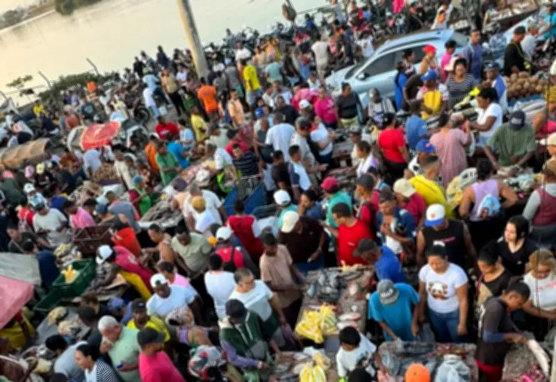 Colapso vehicular en Avenida del Lago de Cartagena durante Jueves Santo por compras masivas
