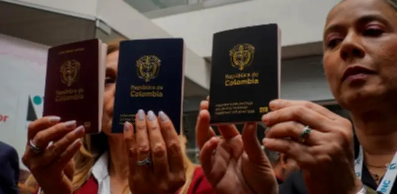 Colombia inicia impresión de nuevos pasaportes con tecnología de última generación