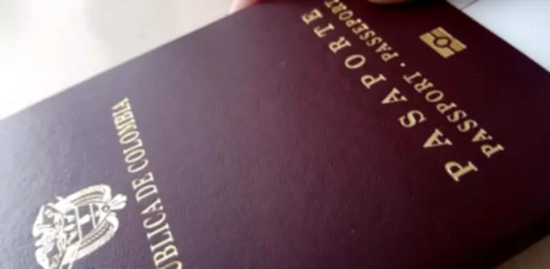 Colombia inicia transición estatal en producción de pasaportes con Imprenta Nacional