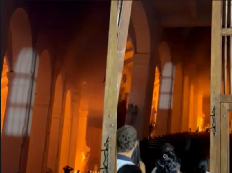 Conato de incendio en Catedral de Santa Marta durante Jueves Santo genera evacuación masiva