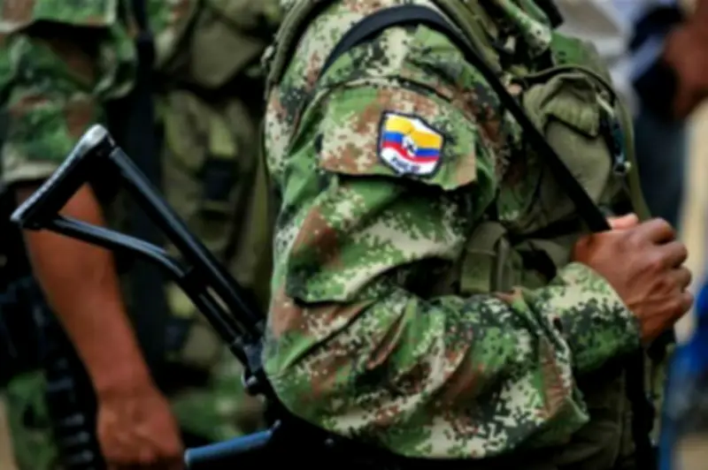 Condenan a 11 exguerrilleros de las Farc por 168 crímenes, incluida la toma de Mitú