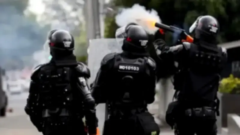 Condenan a 84 meses de prisión a patrullero del Esmad por lesión ocular a universitaria en protestas de 2021