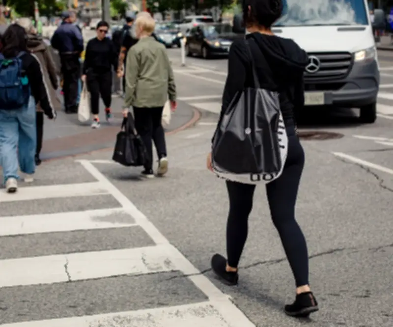 Confianza del consumidor canadiense cae a su nivel más bajo en casi un año por guerra e inflación