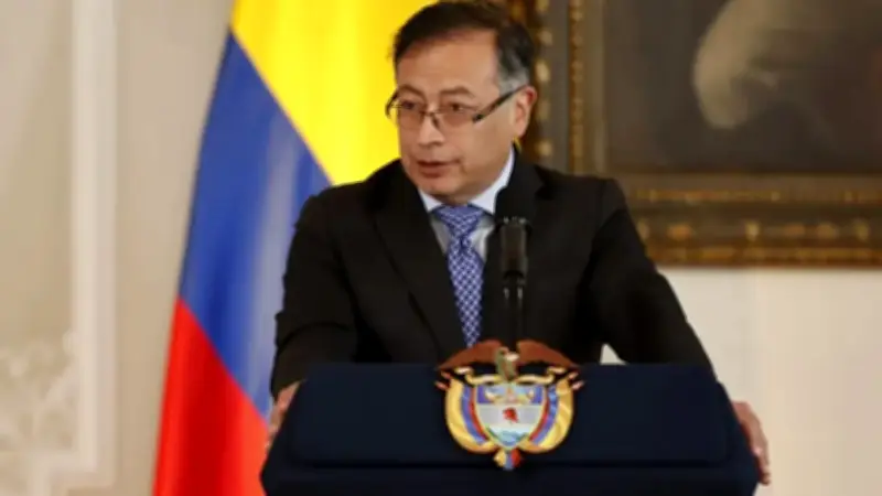 Congresistas urgen a Petro revisar incremento de avalúos catastrales en Colombia