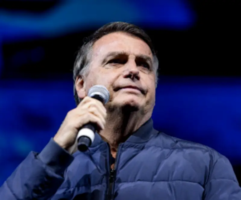 Congreso de Brasil reduce condena de Bolsonaro, duro revés para Lula