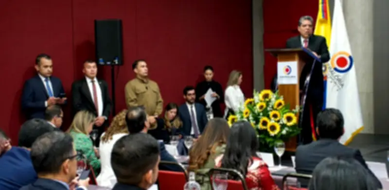 Contraloría advierte grave riesgo fiscal: Colombia necesita plan de recuperación urgente