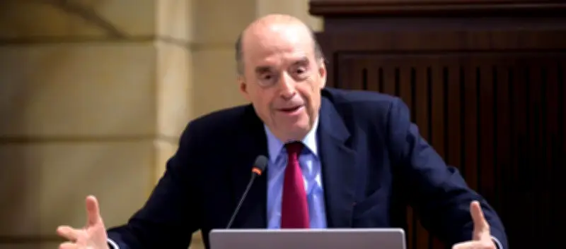 Corte Suprema fija fecha para juicio contra exministro Álvaro Leyva por caso de pasaportes