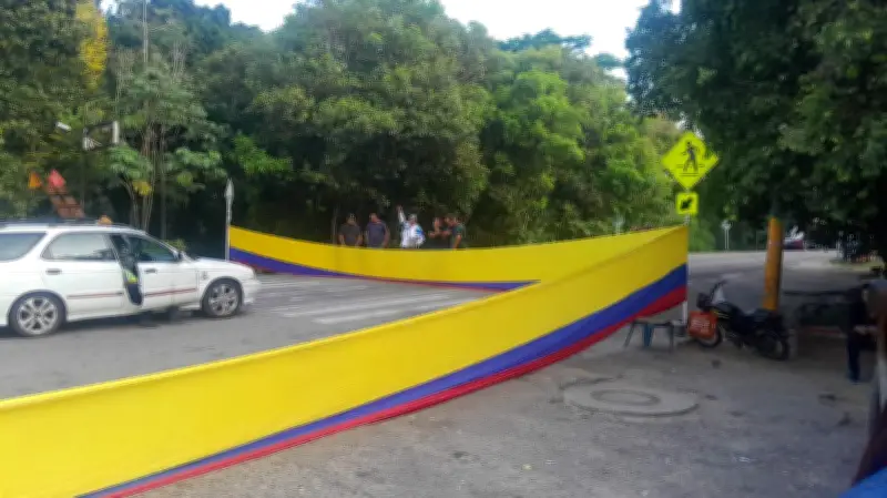 Cuarto día de paro campesino en Santander por avalúo catastral: bloqueos persisten