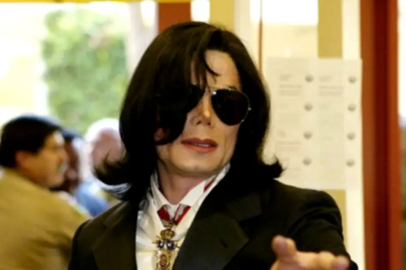 Cuatro hermanos demandan a herederos de Michael Jackson por abuso