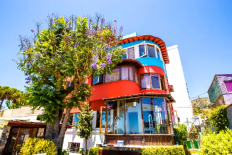 Día Mundial del Libro: Rutas Literarias para Explorar Latinoamérica y sus Grandes Autores