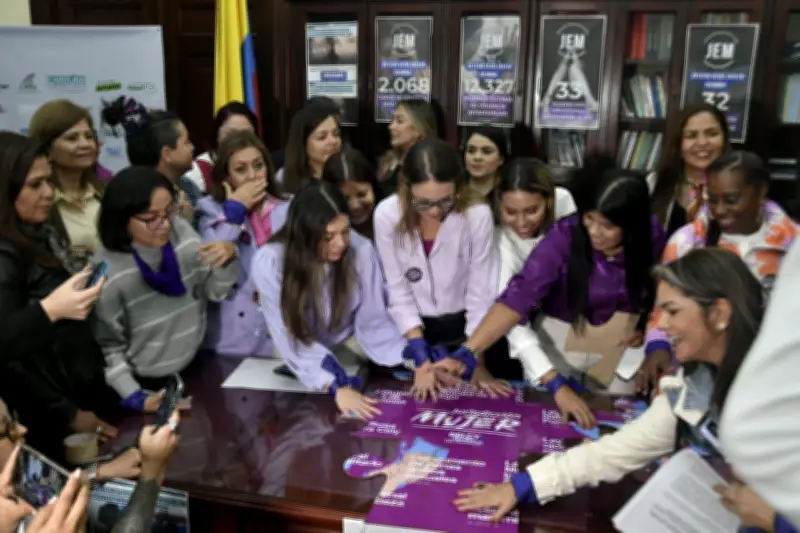 Defensoría alerta sobre baja participación femenina en el nuevo Congreso colombiano