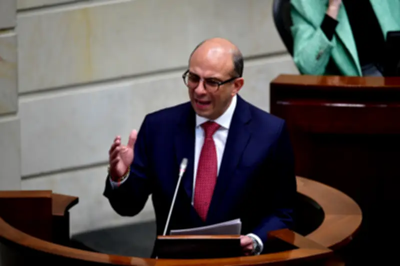 Demandas contra magistrado Camargo revelan nombramientos de hijos de consejeros de Estado