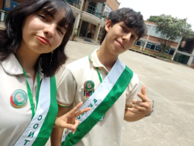 Democracia escolar en acción: posesión estudiantil histórica en Institución Educativa Nuestra Señora del Pilar