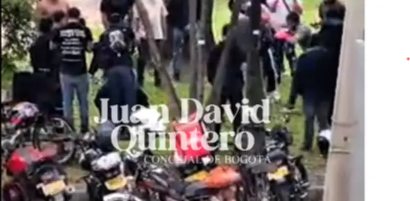 Denuncian peleas callejeras de domiciliarios en el parque de la 93, Bogotá