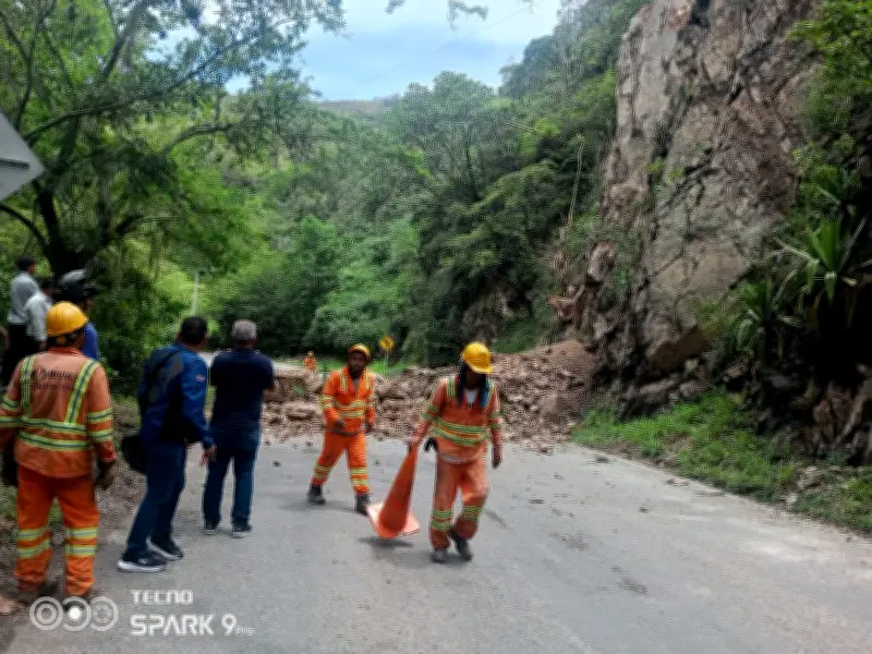 Derrumbe en vía a San Gil bloquea movilidad entre Piedecuesta y San Gil