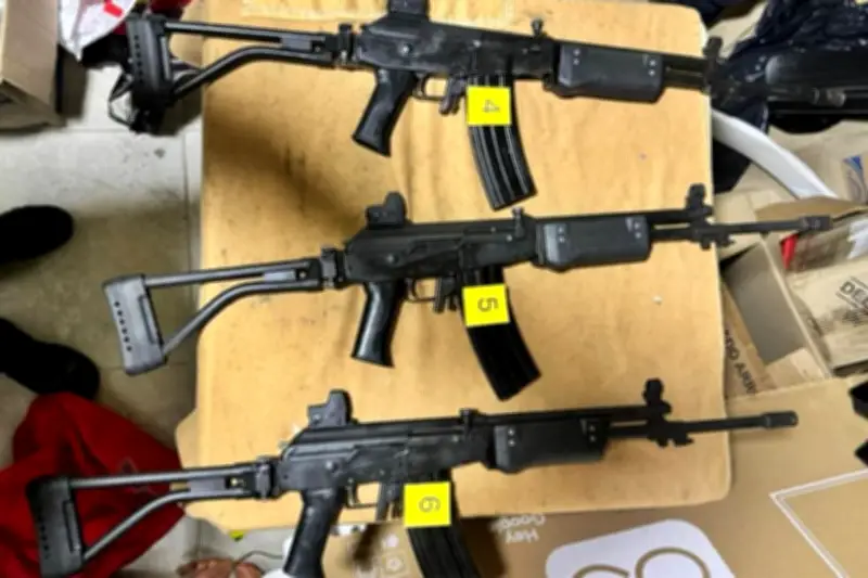 Desmantelan red de tráfico de armas que abastecía a disidencias y Clan del Golfo en Medellín