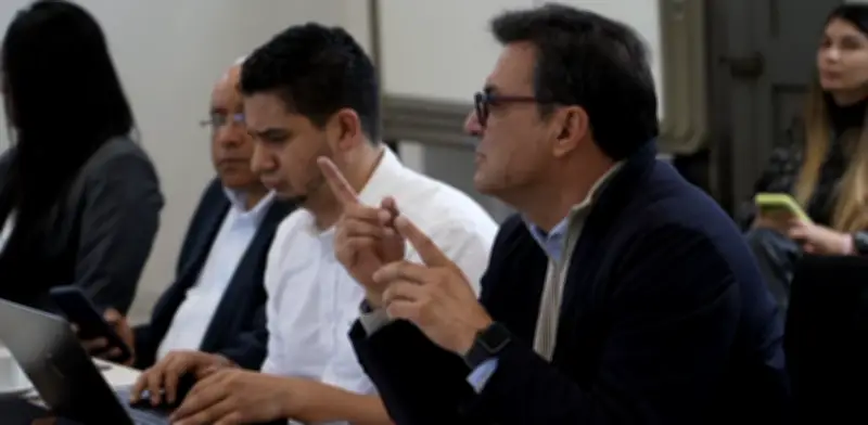 Deuda de EPS intervenidas en Bogotá supera $347.000 millones y amenaza hospitales