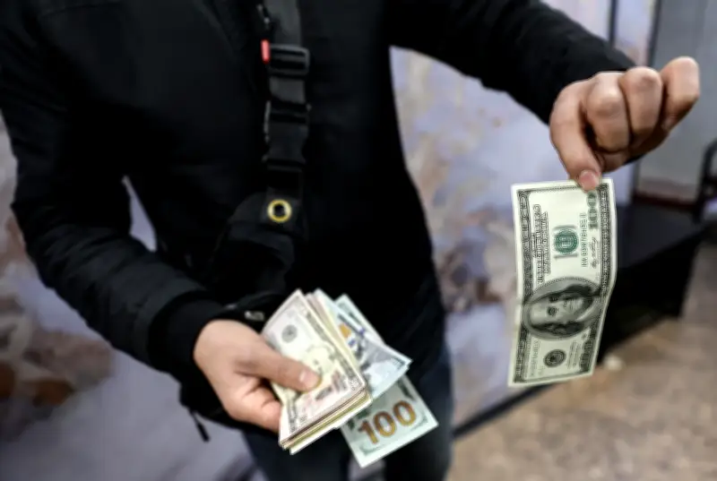 Dólar abre en COP 3.615: guerra en Oriente Medio y tasas de la Fed marcan la semana