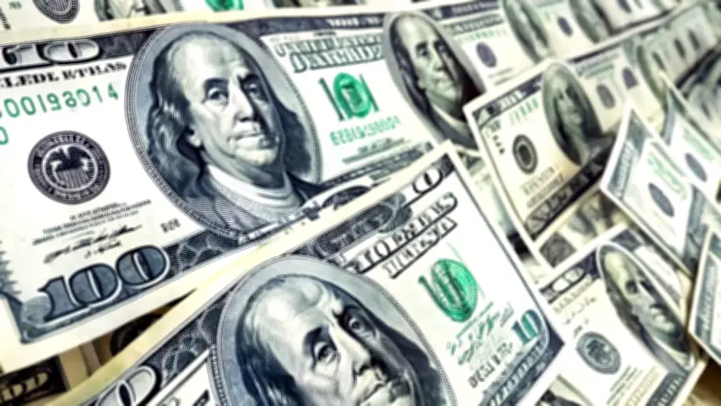 Dólar cierra con caída de 15 pesos este 16 de abril de 2026 en Colombia