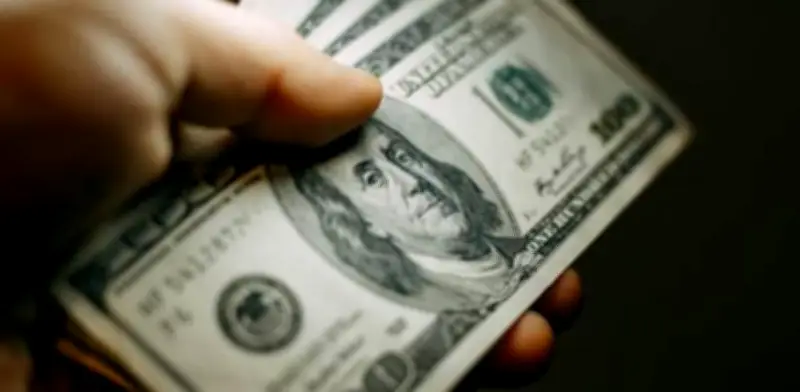 Dólar en Colombia con sesgo alcista: busca superar nivel de $3.630 en jornada de alta volatilidad