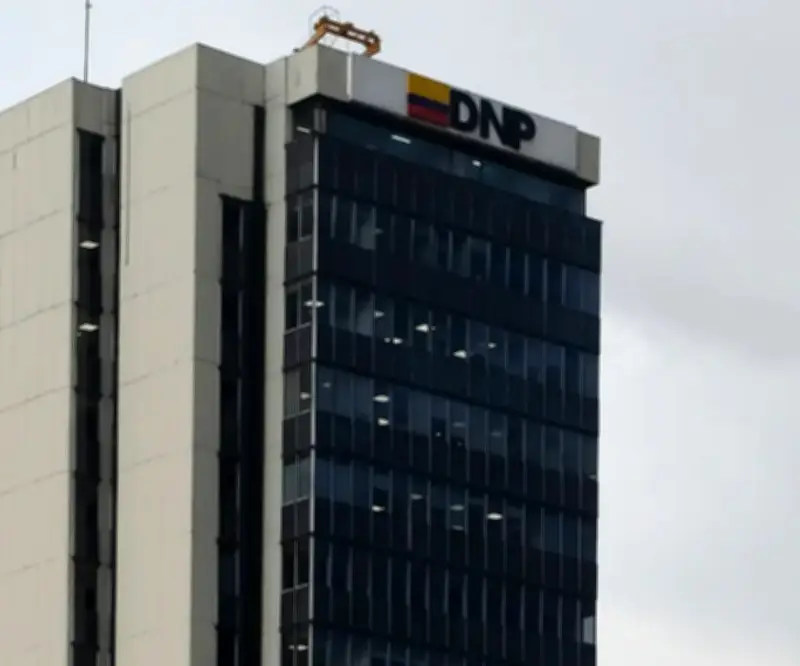 DNP insta a revisar cobros excesivos de predial y exige a alcaldías corregir liquidaciones ilegales