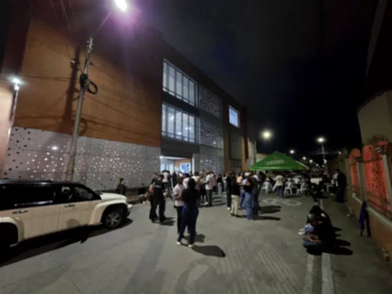 Dolor en Popayán: familias esperan en Medicina Legal entrega de víctimas del atentado en El Túnel