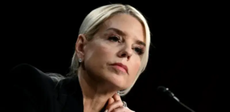 Donald Trump destituye a la fiscal general Pam Bondi tras polémica gestión de archivos de Epstein