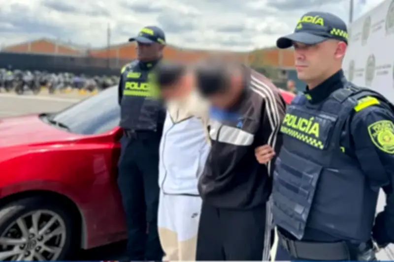 Dueño de Mazda robado revela el terror del atraco: "Me bajaron con mi hija"
