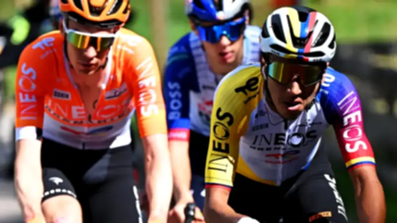 Egan Bernal culmina cuarto en exigente etapa alpina con presencia colombiana destacada