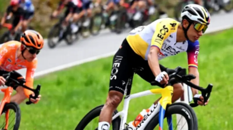 Egan Bernal tercero en el Tour de los Alpes: podio para el colombiano