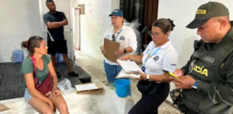 El engaño del agua 'purificada': fábricas clandestinas en Santa Marta