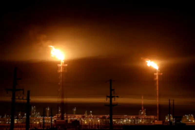 El petróleo Brent supera los USD 100 por bloqueo en Ormuz y cae a USD 90,38 con tregua