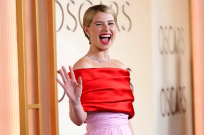 El rojo domina la nueva temporada de moda: de Valentino a Sybilla, un color que nunca muere