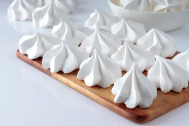 El secreto del limón para merengues italianos perfectos: textura y brillo garantizados