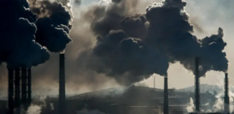 Eliminar combustibles fósiles es una obligación legal, afirman 250 expertos