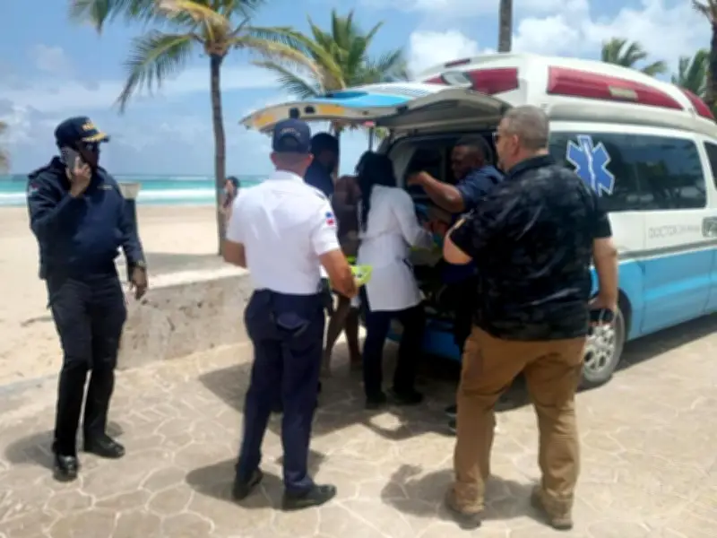 Empresario colombiano fallece ahogado en playa de Punta Cana durante vacaciones familiares