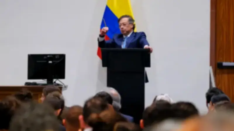 Encuesta revela que 46,2 % percibe cambio positivo con Petro