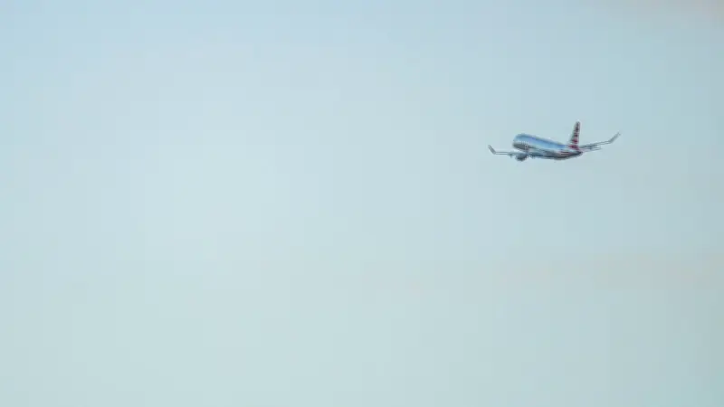 Errores humanos y falta de equipos causaron choque en aeropuerto LaGuardia