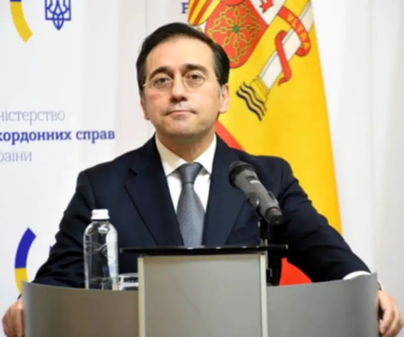 España condena ataques israelíes en Líbano y anuncia reapertura de embajada en Teherán