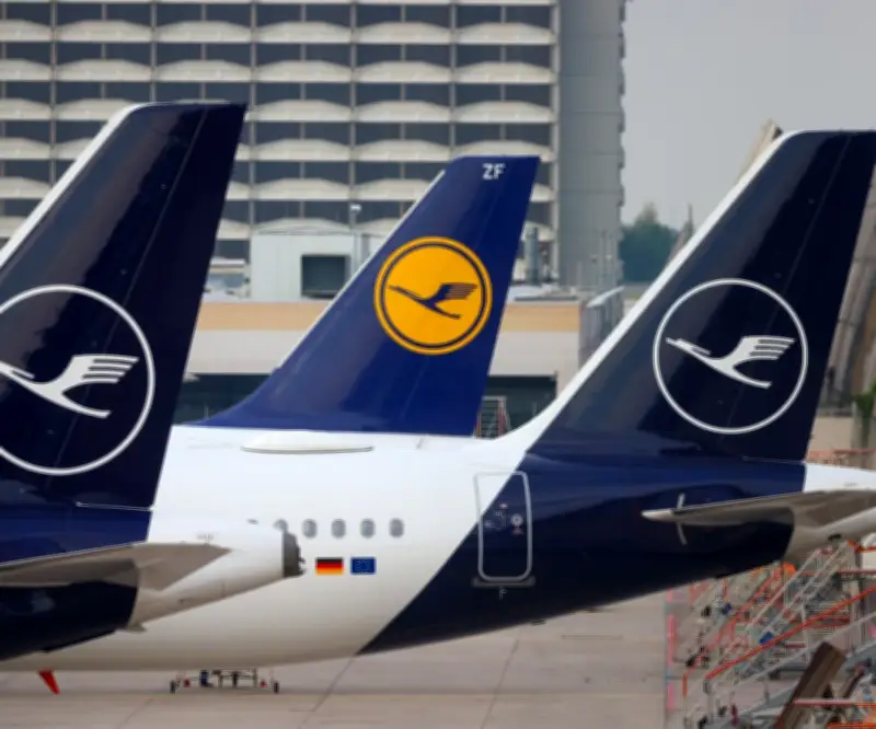 España insta a comprar billetes de avión ante subida del petróleo por guerra