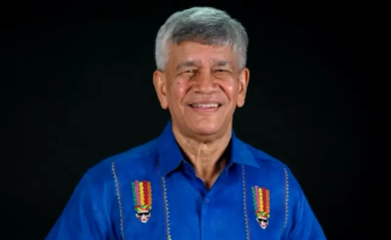 Estewil Quesada presenta libro sobre fútbol colombiano en La Cueva de Barranquilla