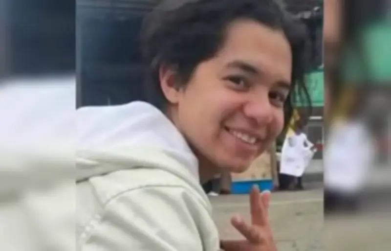 Estudiantes de Uniminuto realizan velatón por joven asesinado en Transmilenio