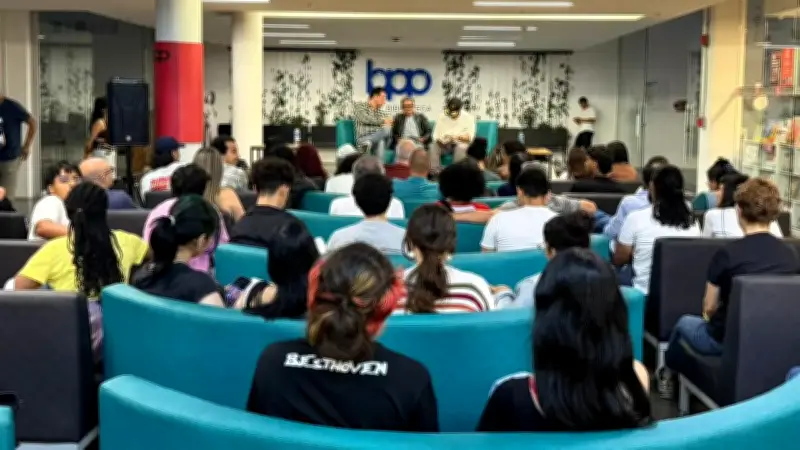 Evento literario sobre el M19 en Medellín se realiza pese a cancelación del alcalde Gutiérrez