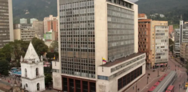 Exdirectores del Banco de la República defienden autonomía del Emisor ante tensiones con Gobierno Petro