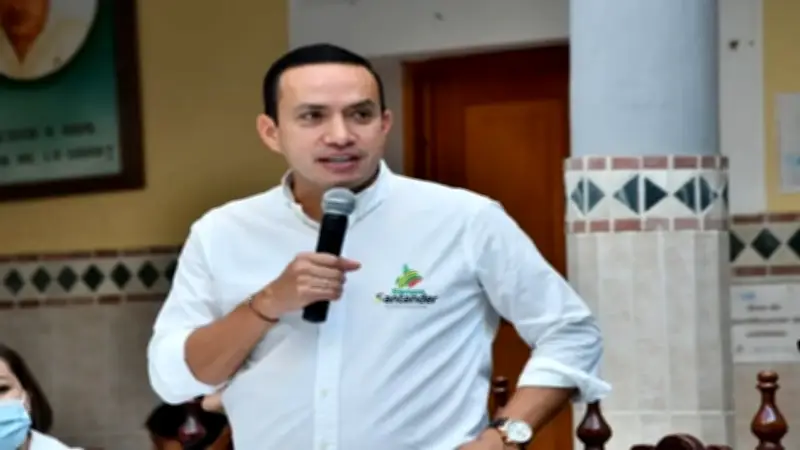 Exgobernador Mauricio Aguilar continúa hospitalizado tras accidente ciclístico